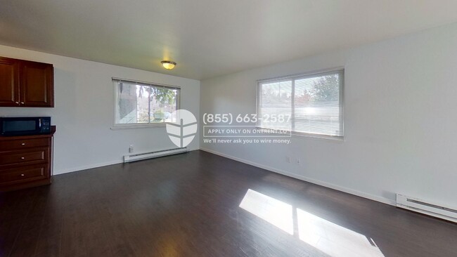 Building Photo - 3714 S Oregon St