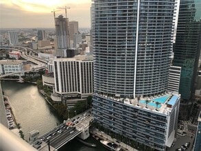 Building Photo - 475 Brickell Ave
