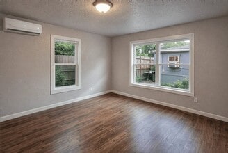 Building Photo - 511 W Cleveland St