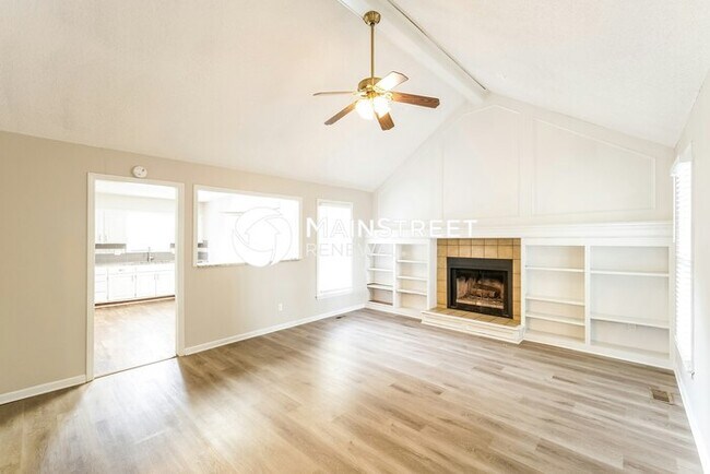 Building Photo - 4 Bedroom Pet-Friendly Home in OVERLAND PA...