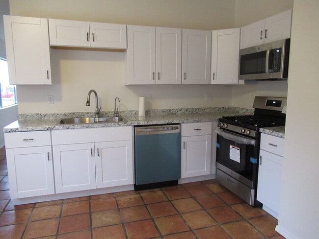 Building Photo - 358 Boeker Ave