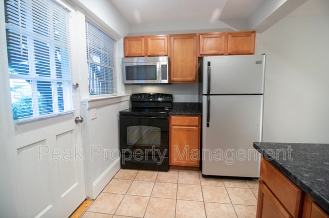 Building Photo - 805 N 21st St