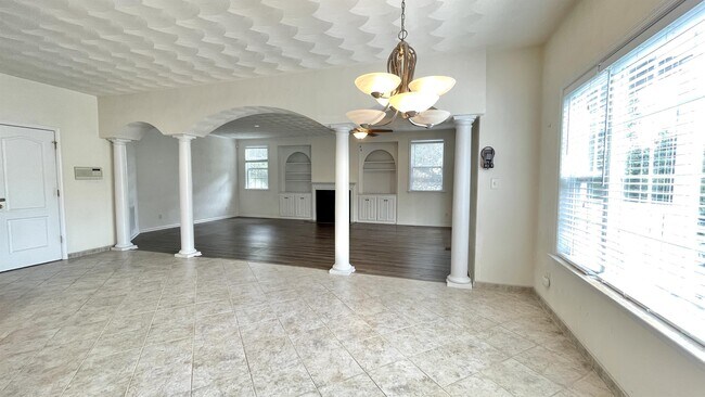 Building Photo - 3708 Chesterfield Ave