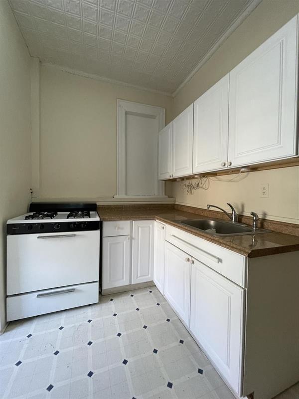 Kitchen - 1124 Washington St