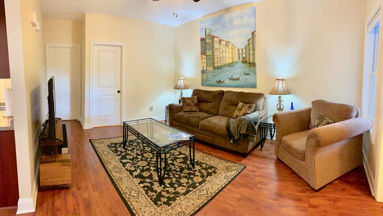 Foto principal - 208 Trescott Ln