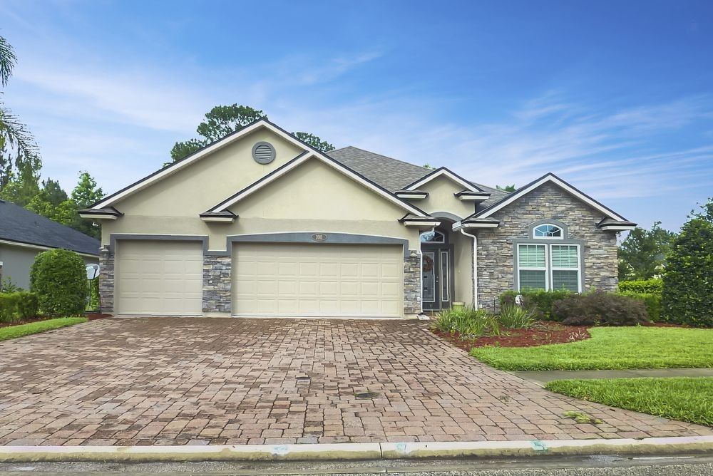 Primary Photo - 100 Glenlivet Way