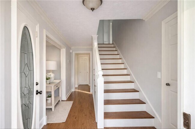 Foto del edificio - 1960 McEachern Manor Dr