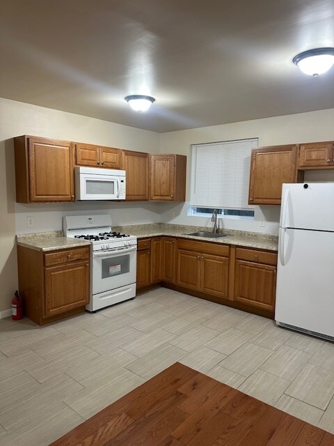 Building Photo - 3649 Cottage Ave