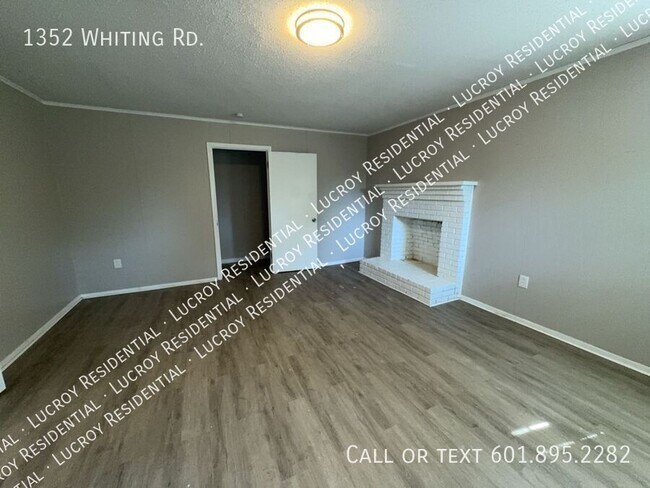 Building Photo - 1352 Whiting Rd