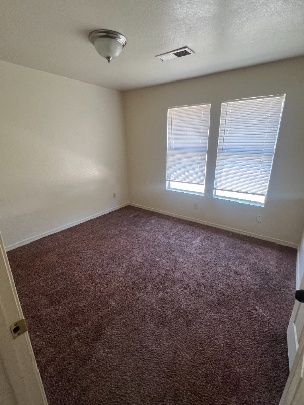 Foto del edificio - 2420 Poplar St