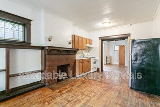 Building Photo - 336 S Goodman St