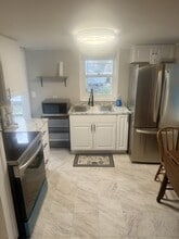 Building Photo - 1240 Northern Ave