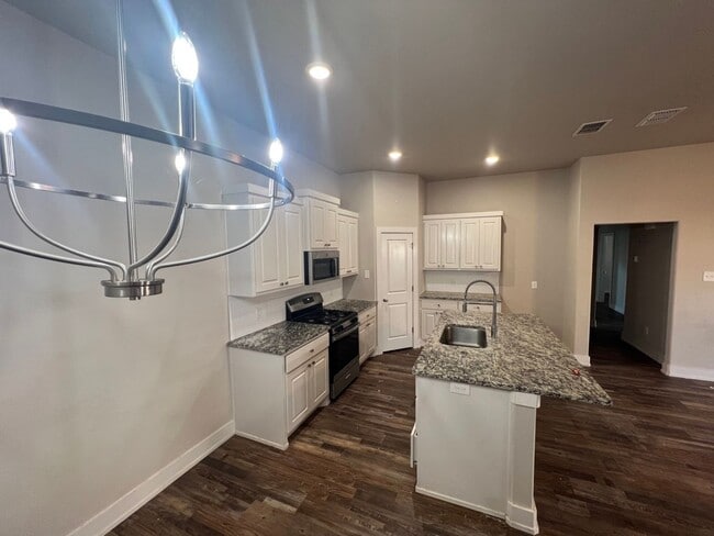 Building Photo - 1404 17th St