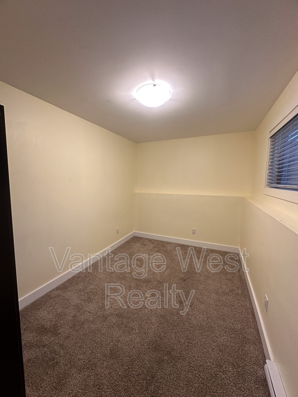 Building Photo - 372-372 Hartman Rd