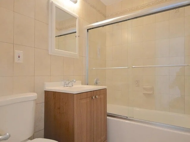 Building Photo - 210 Balcom Ave