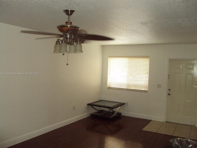 Foto del edificio - 651 NW 79th Ave