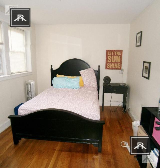 Foto del edificio - 4 bedroom in Brookline MA 02446