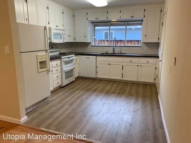 Foto del edificio - 3 br, 2 bath House - 1585 Husted Ave