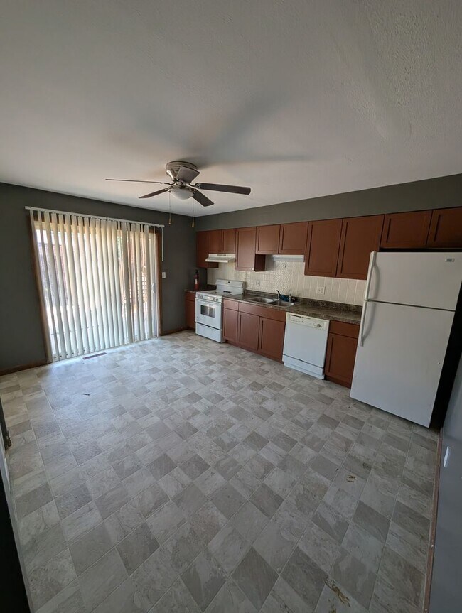 Foto del edificio - 2110 Lexington Dr