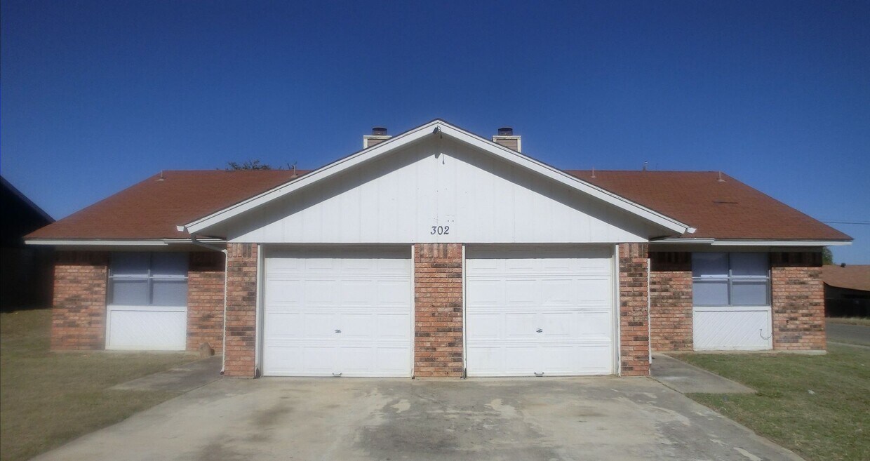 Foto principal - 302 Sorrel Dr.