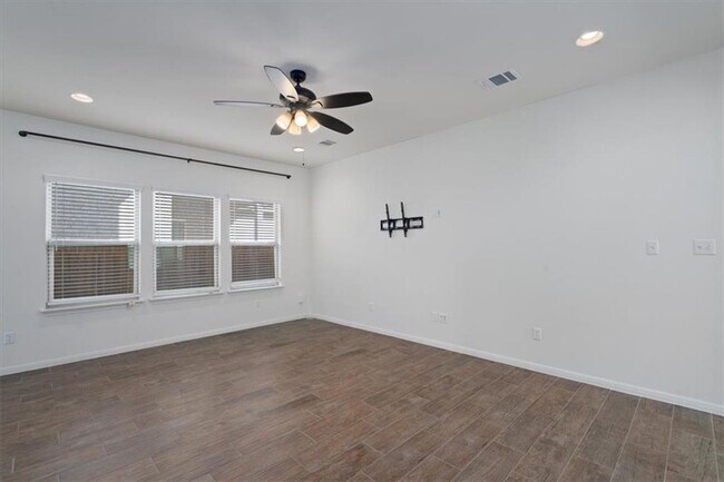 Foto del edificio - 6006 Principale Dr