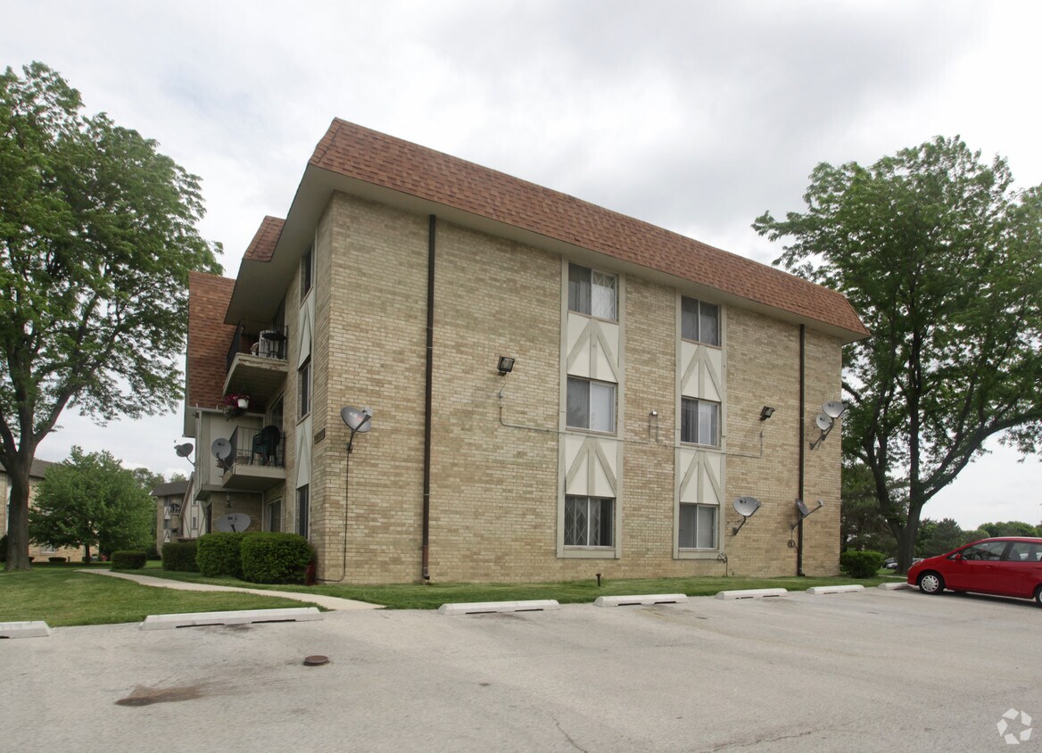 Building Photo - 10728 Mary Ln