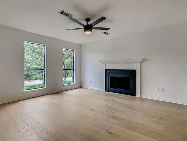 Foto del edificio - Completely renovated, Farmhouse Modern