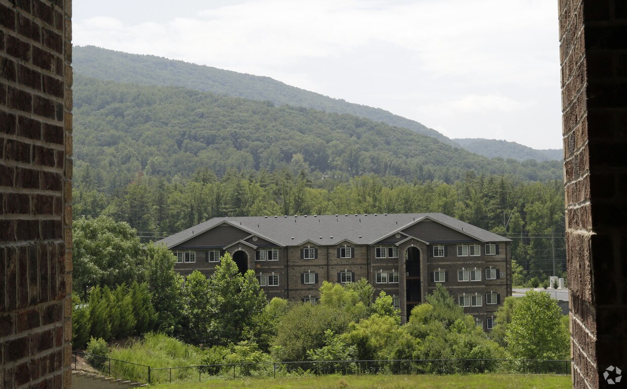 berrington village apartments asheville nc apartments com