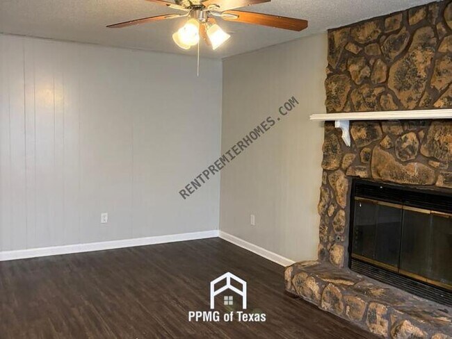 Foto del edificio - 6120 Butler Rd