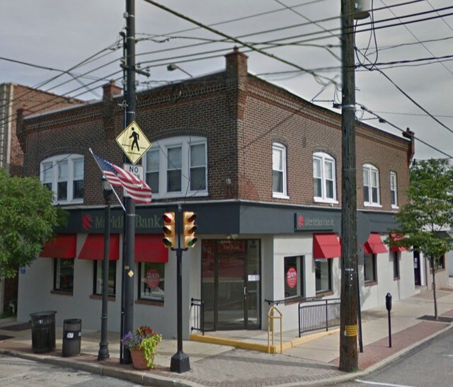 Foto principal - 102 E State St