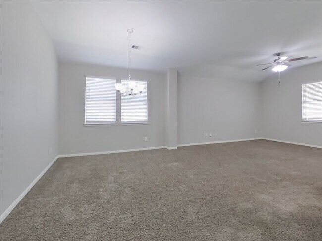 Foto del edificio - 15607 Jackie Robinson Rd