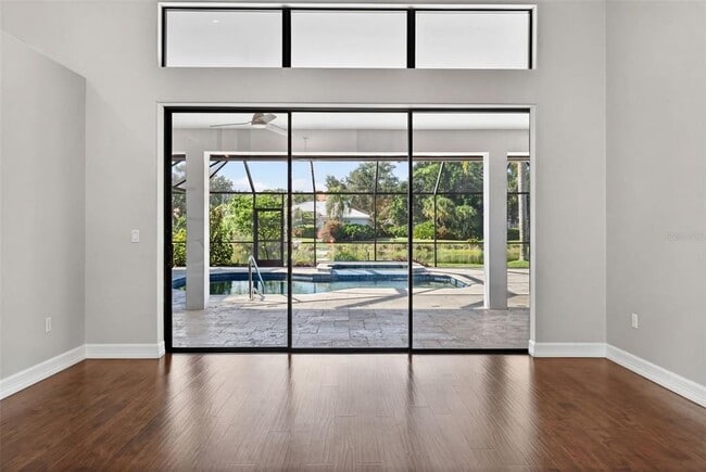 Foto del edificio - 8455 Woodbriar Dr