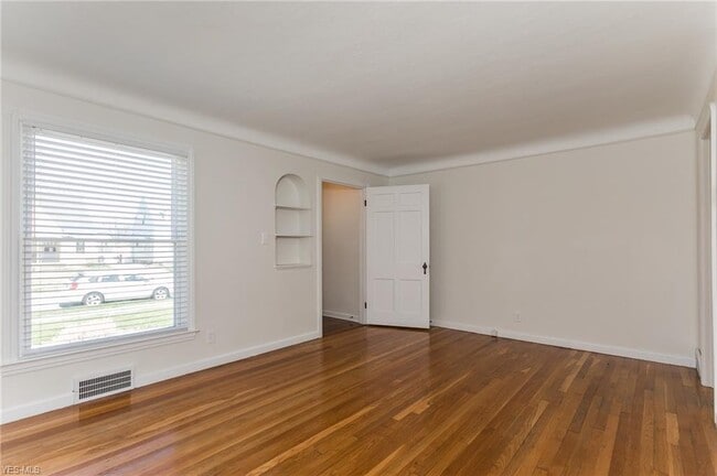 Foto del edificio - 6401 Dellbank Dr