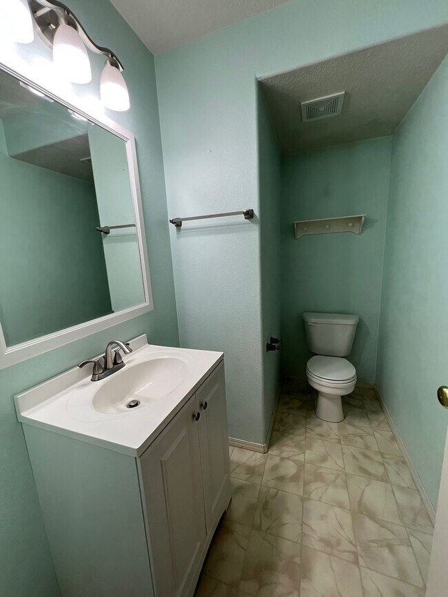 Foto del edificio - 16895 NW Oak Creek Dr