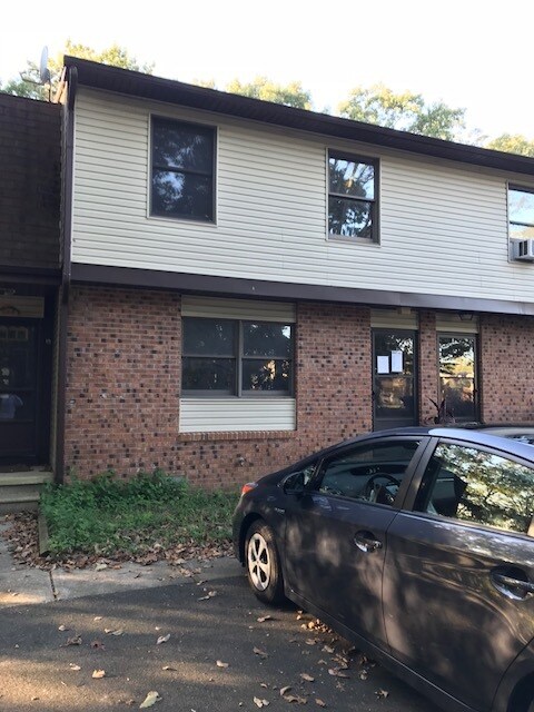 Primary Photo - 413 Hand Ave