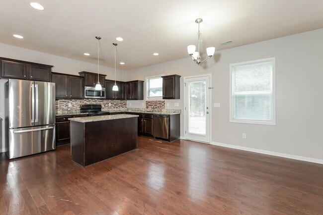 Foto del edificio - 131 Shadow Creek Ct