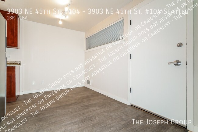 Foto del edificio - 3903 NE 45th St