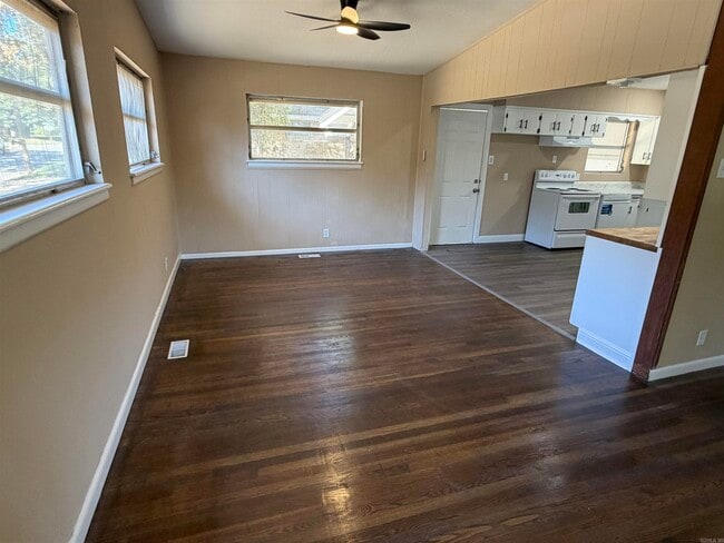 Building Photo - 34 Belmont Dr