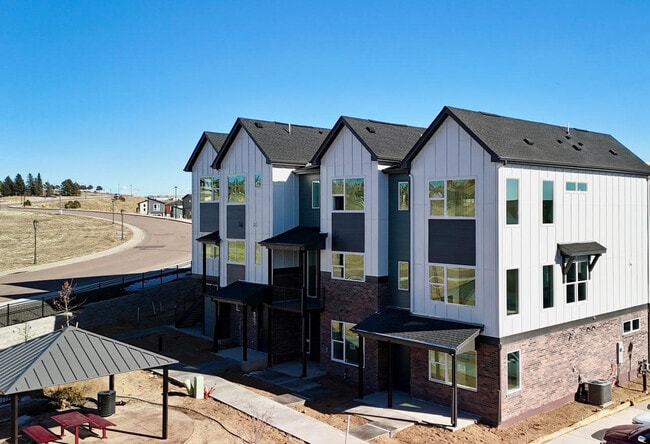 Building Photo - 4022 Ascend Grv