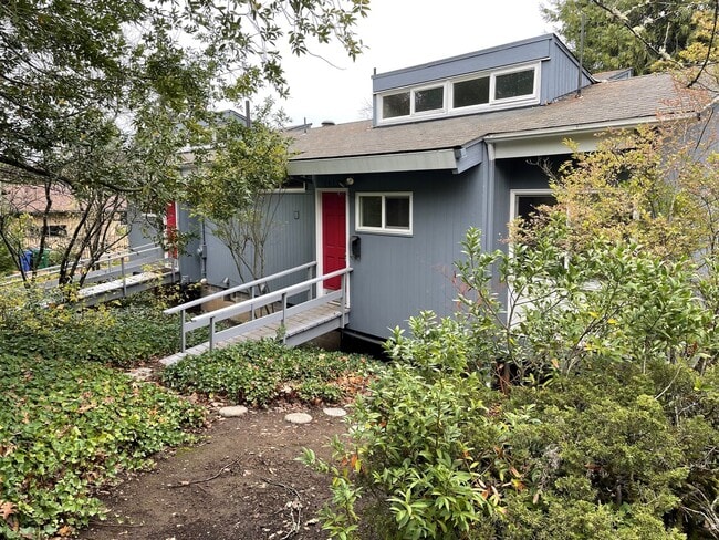 Building Photo - 3985-3995 Willamette St