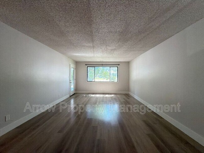 Foto del edificio - 2344 N 44th St