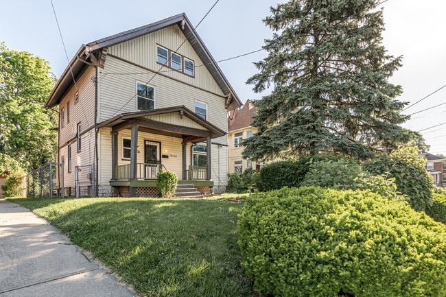 Building Photo - 1560 Ruth Ave
