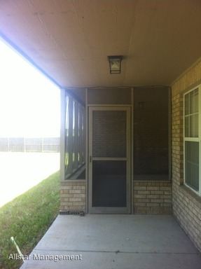Building Photo - 5568 Sycamore Cv