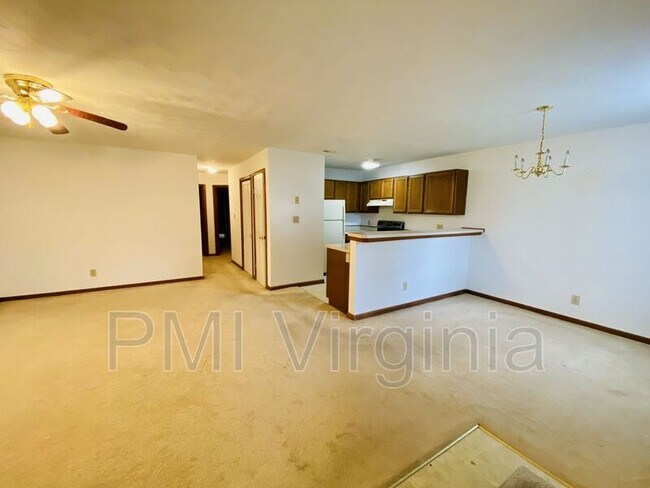 Building Photo - 3560 Clover Meadow Dr