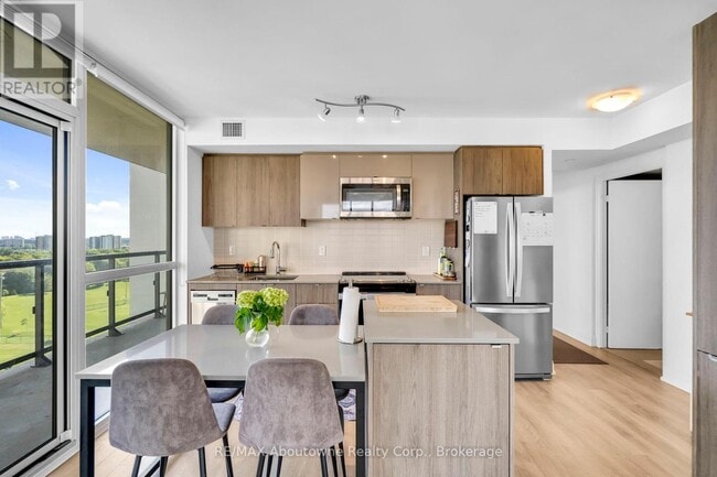 Photo du bâtiment - 1461 Lawrence Ave W