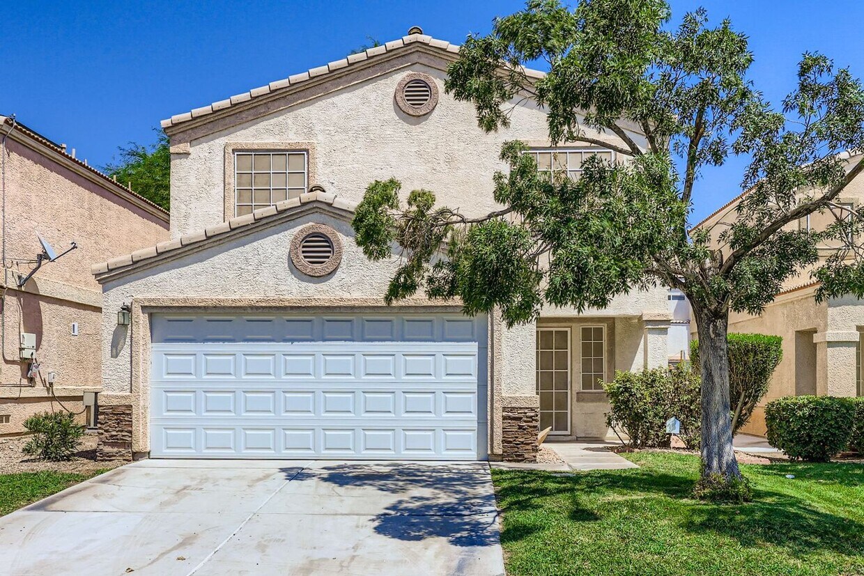 Primary Photo - Newly remodeled 4 bedroom home!