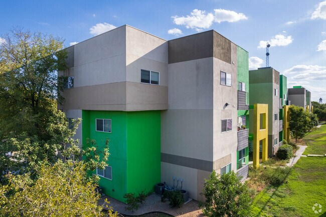 Foto del edificio - Green Spring Apartments