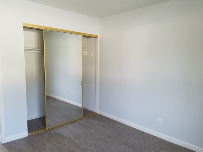 Bedroom - 11311 Tampa Ave