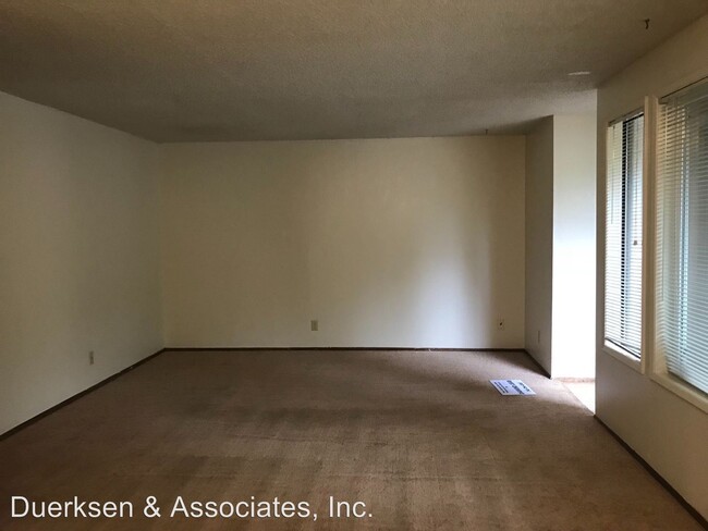 Building Photo - 2985-2995 NW Glenridge Dr