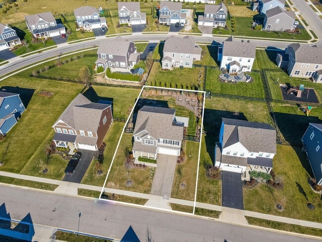 Building Photo - 4032 Stonehill Wy
